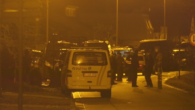 Politie valt binnen bij Hasselaar die woning dreigt op te blazen
