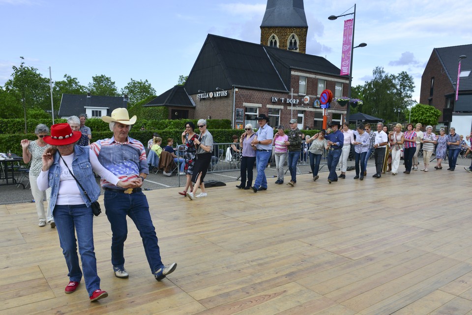 Hasselt Danst met cowboys en cowgirls in Kuringen