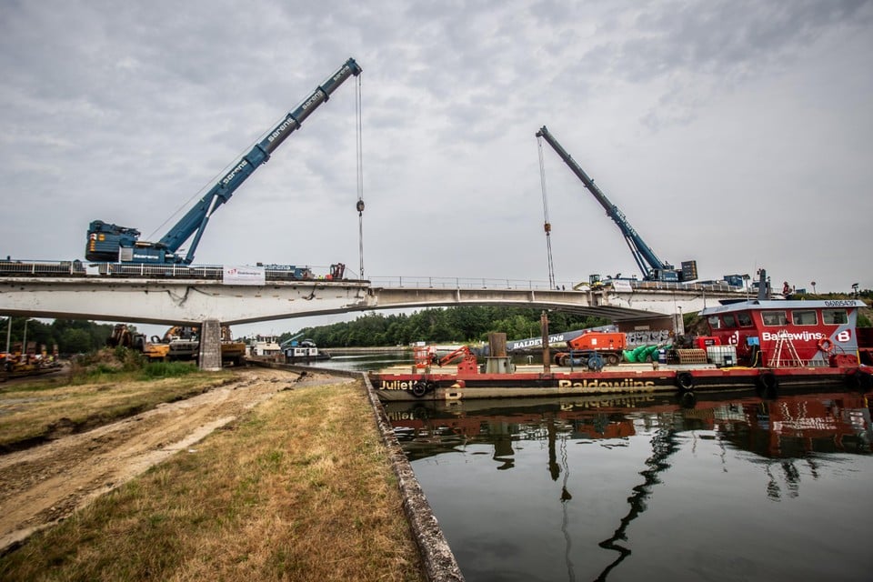 Werken aan kanaalbrug Hasselt splitsen Kuringen in twee tot maart volgend jaar