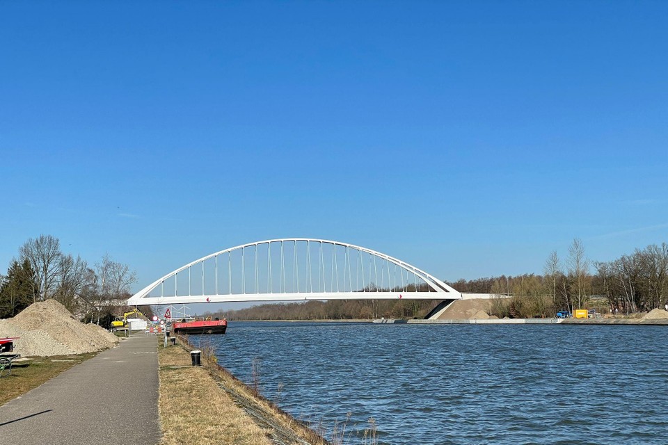 Gedaan met omrijden: kanaalbrug tussen Kuringen-Centrum en Kuringen-Heide gaat zondag open