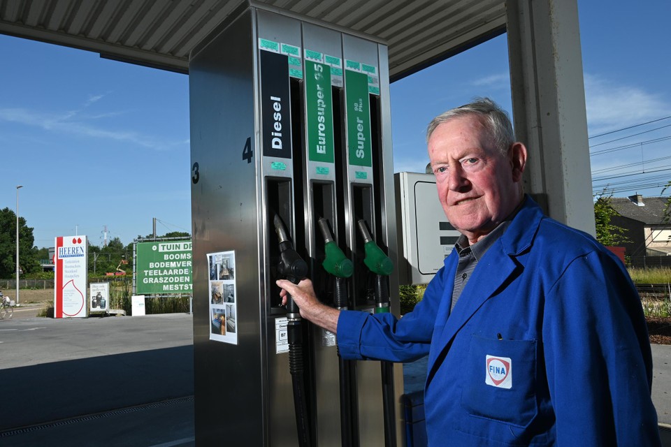 Freddy (75), oudste pompbediende van Limburg: “Toen ik begon kostte liter diesel 17 eurocent”
